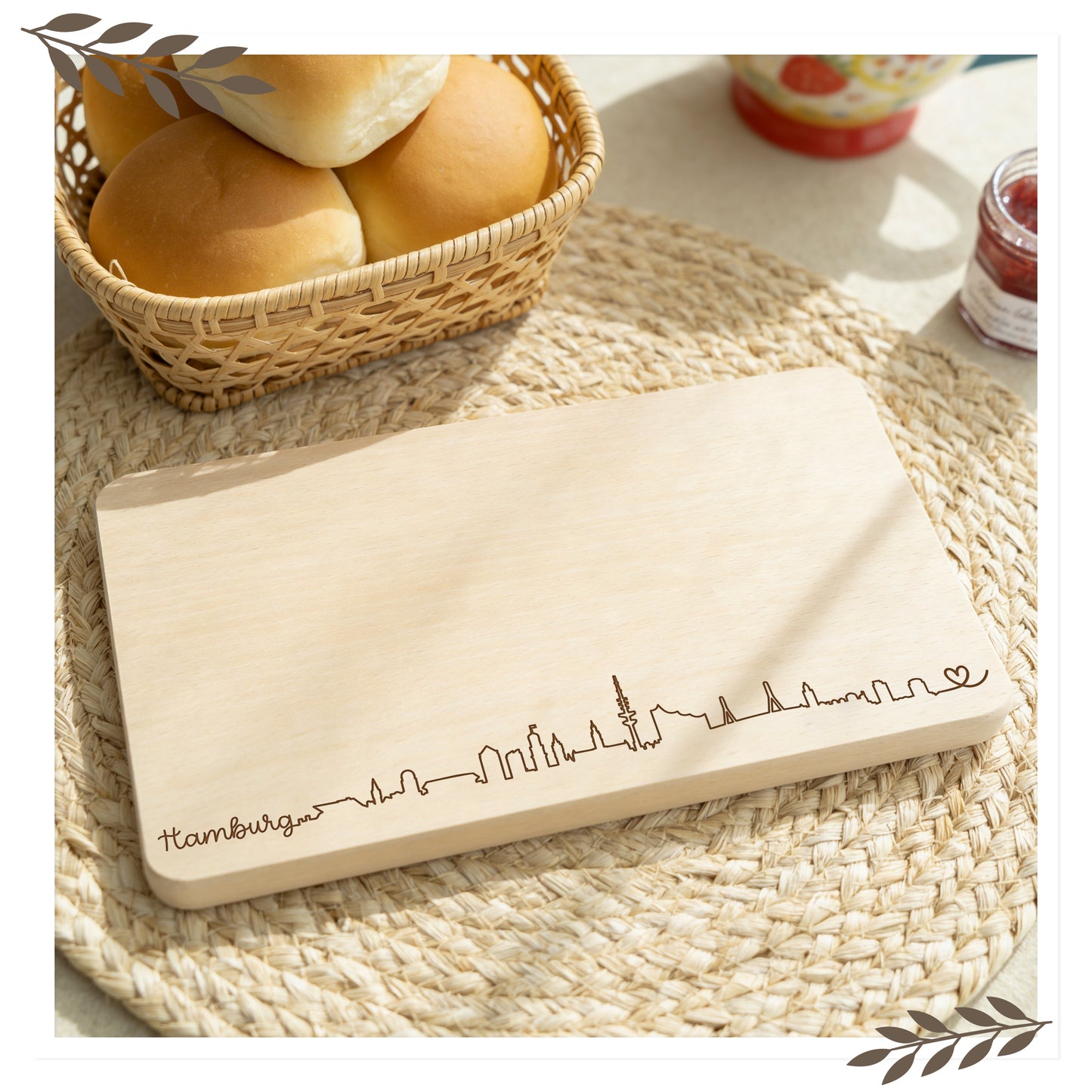Frühstücksbrett Hamburg Skyline – Massives Buchenholz