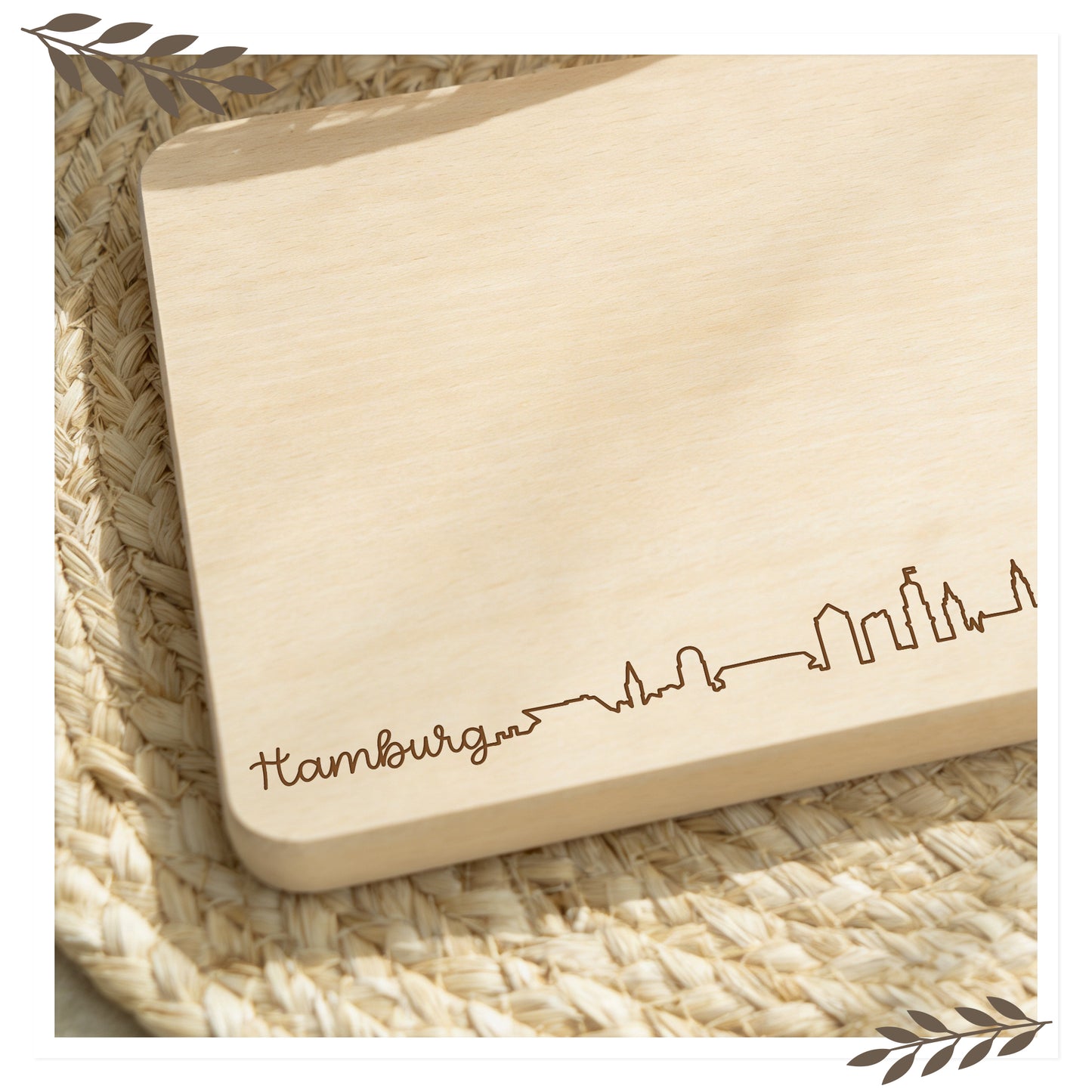 Frühstücksbrett Hamburg Skyline – Massives Buchenholz