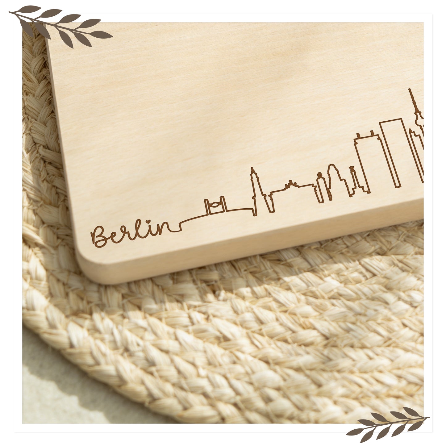 Frühstücksbrett Berlin Skyline – Massives Buchenholz