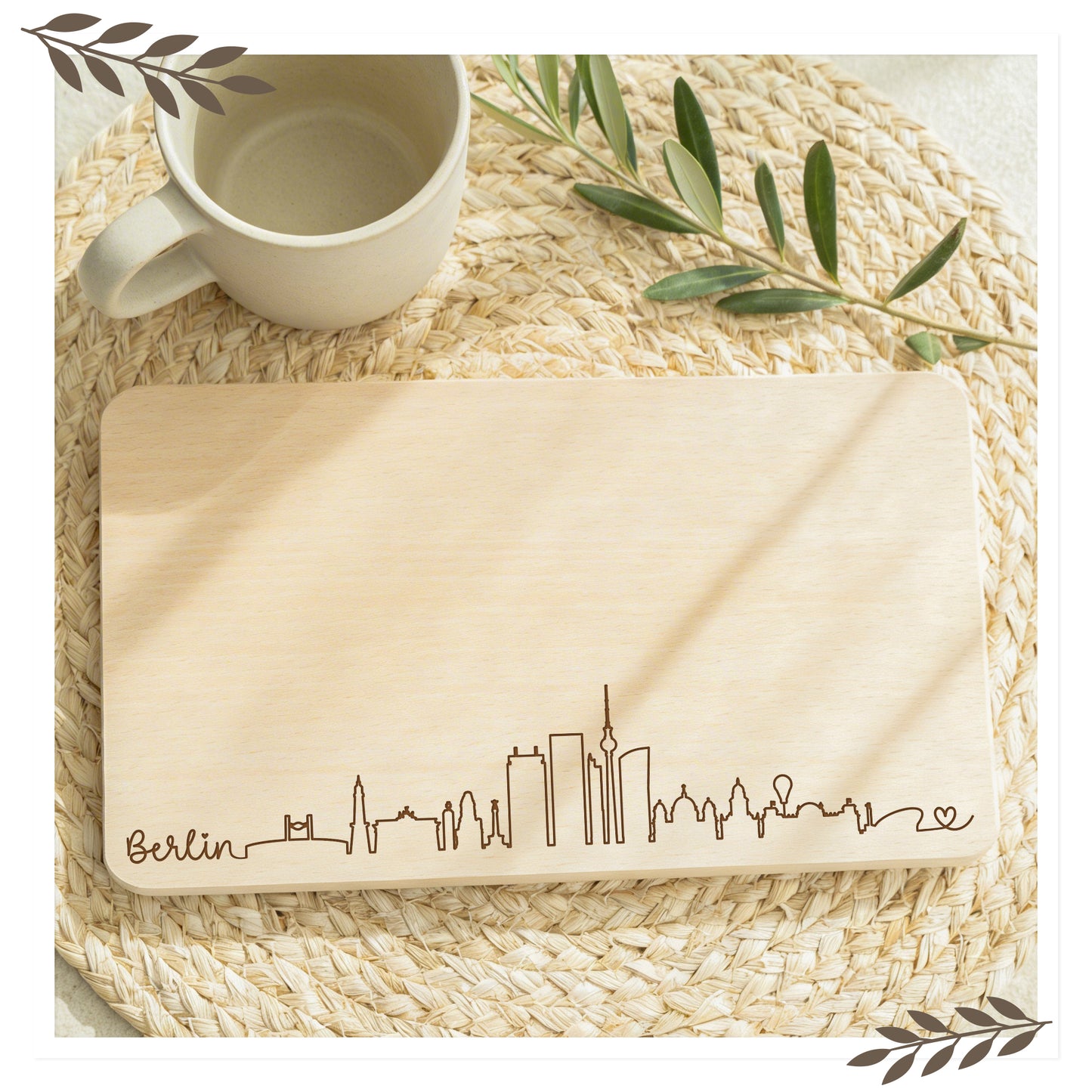 Frühstücksbrett Berlin Skyline – Massives Buchenholz