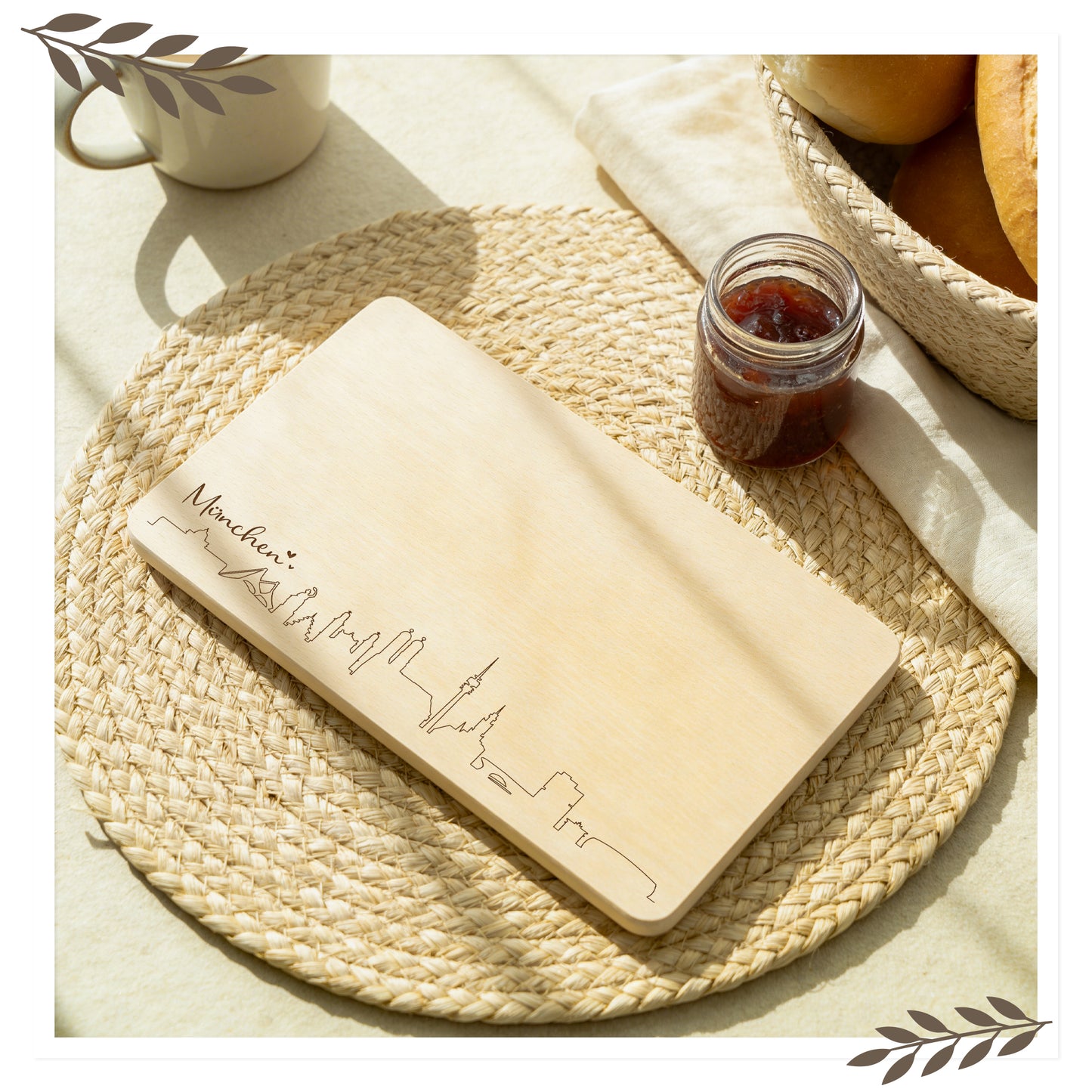 Frühstücksbrett Berlin Skyline – Massives Buchenholz