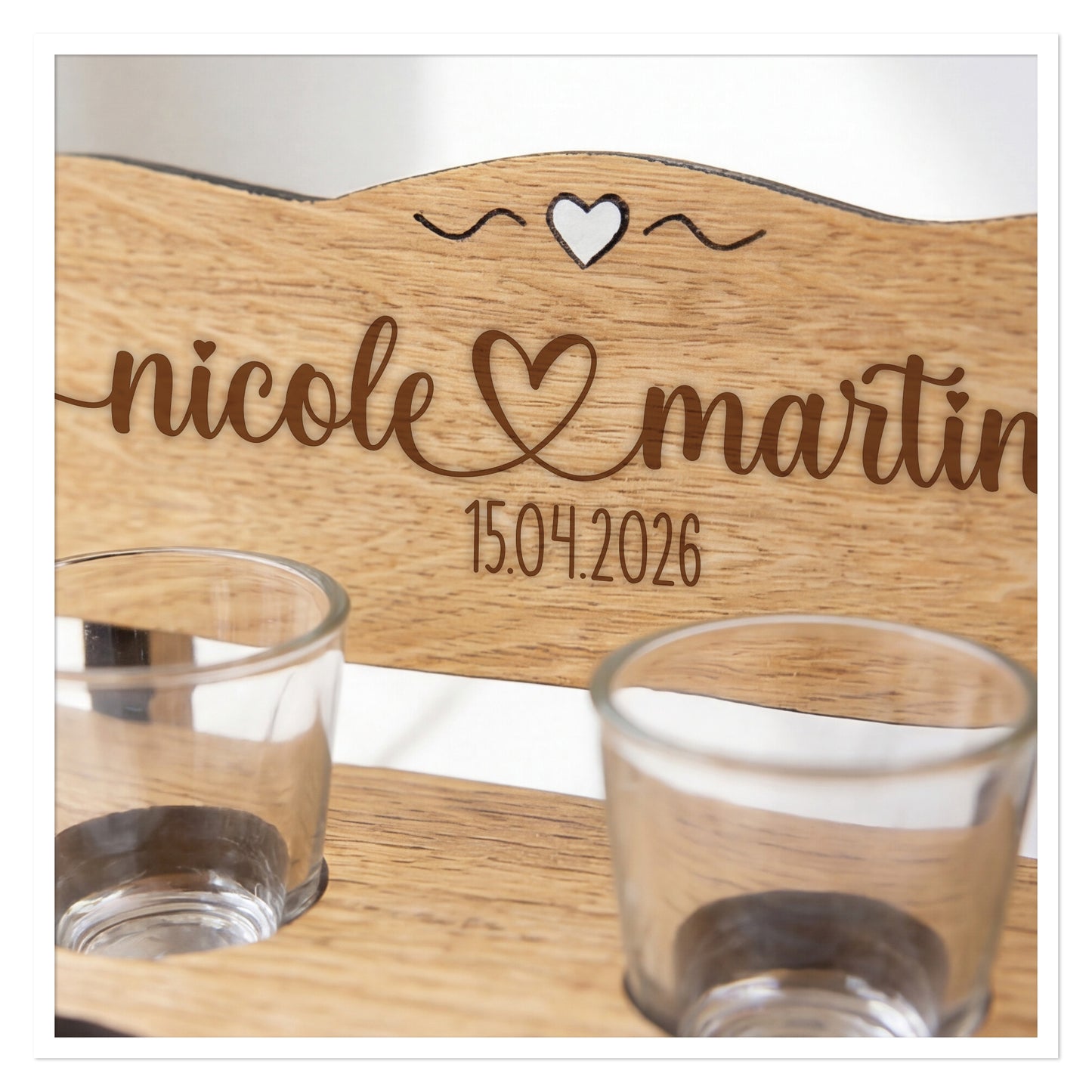 Personalisierte Schnapsbank mit Namen und Datum