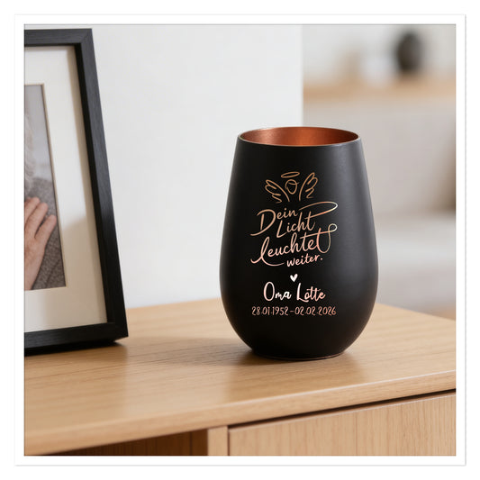 Personalisiertes Trauer Windlicht „Dein Licht leuchtet weiter“ mit Name & Datum